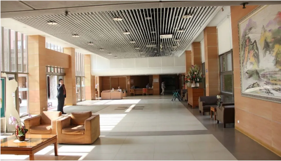 務必細品：送老人住養老院，家庭成員是這樣做決定的(圖1)